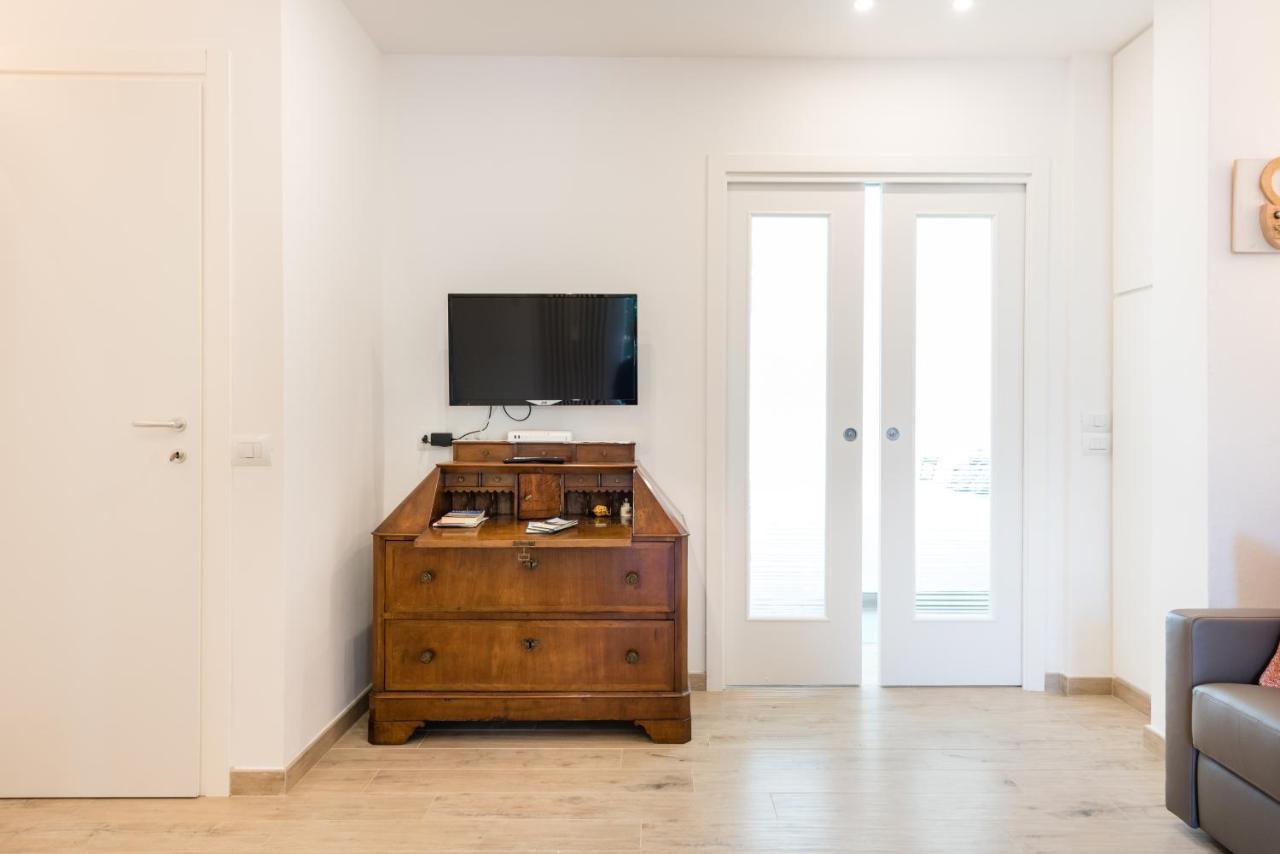 Modern Flat Alberti Arno River Lift&Terraces Apartment Florenz