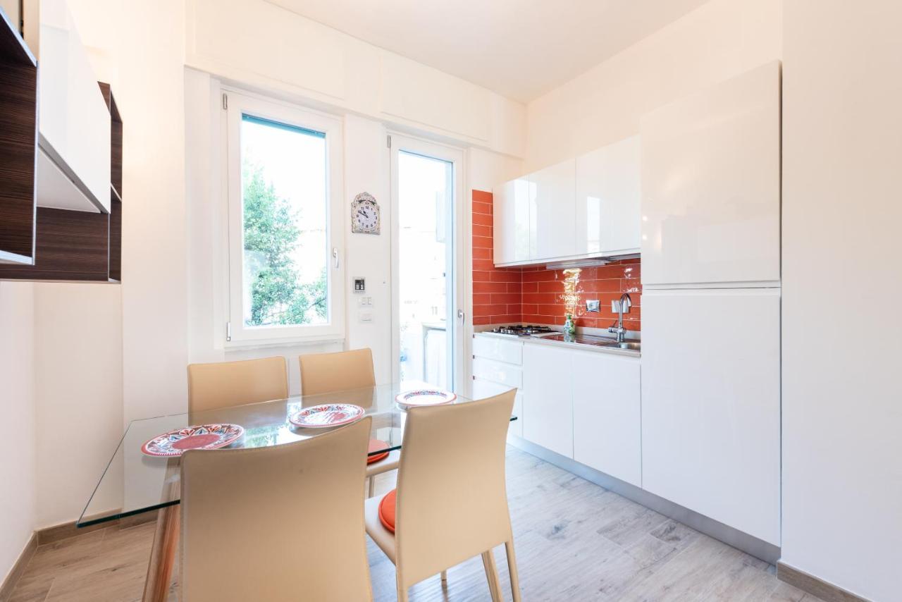 Modern Flat Alberti Arno River Lift&Terraces Apartment Florenz